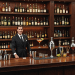 découvrez les étapes essentielles pour équiper un bar à cocktails : liste du matériel indispensable, conseils d'agencement et astuces pour créer un espace convivial et fonctionnel.